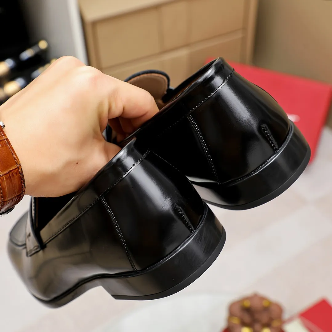 Men's shoes 💰600 🕷🕷🐂【Ferragamo】 Popular fashion casual shoes🇨🇳Official website counter 1:1 production, original mold opening💯Good quality can be seen, imported high-end first-layer pebbled calfskin, water-dyed🐂leather lining🌿very clear texture, high-quality waterproof, non-slip and wear-resistant outsole🎋high quality and low price, truly handmade🍓, 5 colors available! Code number 38-44 (45. To be customized)